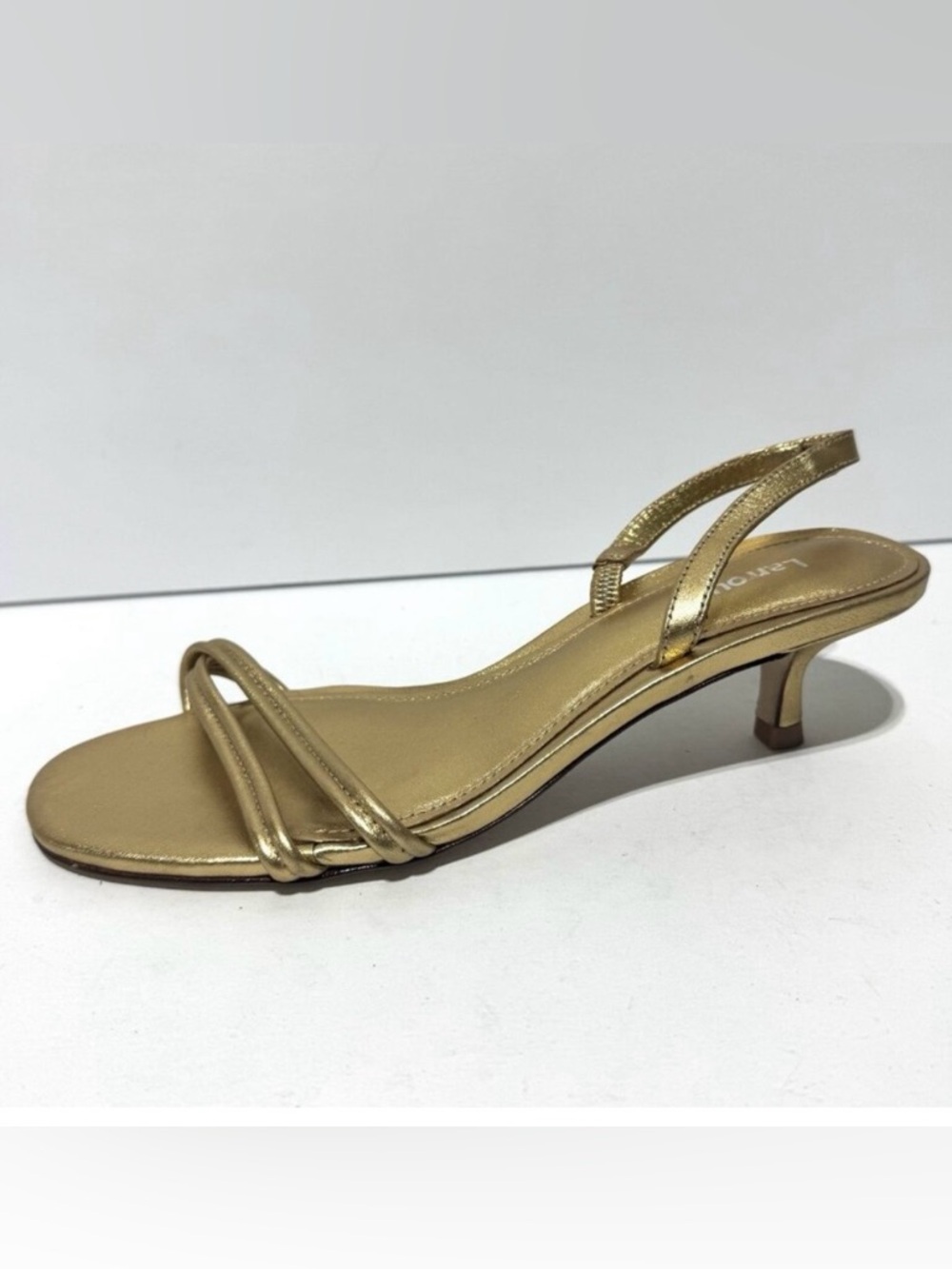 Larroude ~  Annie
Sandal Gold Size 6 M